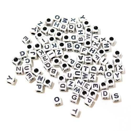 노리프렌즈 만들기재료 - 사각흰색 검정알파벳 20개 5mm 비즈공예 구슬 재료